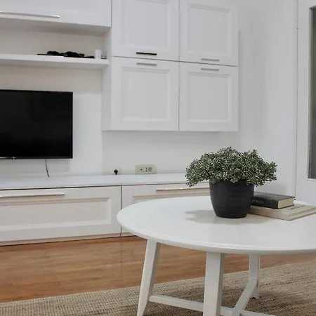 Boutique Mia, Amazing Location With Parking