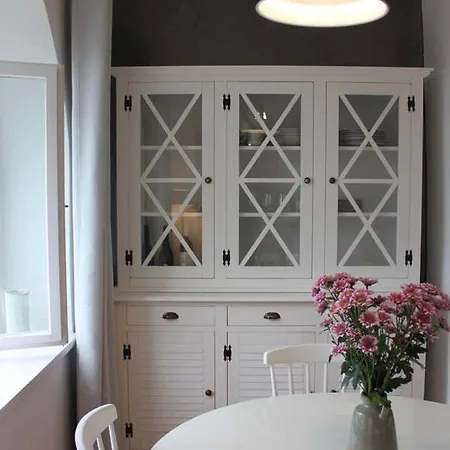 Boutique Mia, Amazing Location With Parking * Οπατία
