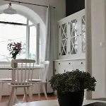 Boutique Mia, Amazing Location With Parking